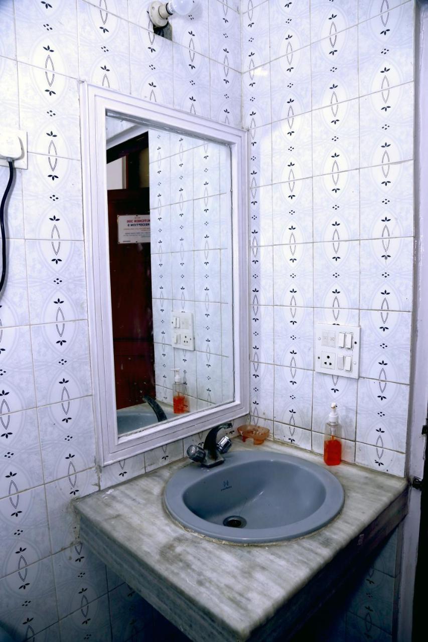 Batra Holiday Home - Couple Friendly Stays Delhi  Buitenkant foto